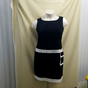 🎉HP🎉Metrostyle Black and White Dress